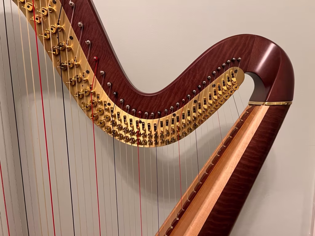 Harp Photo at RichardinesRolltop.com